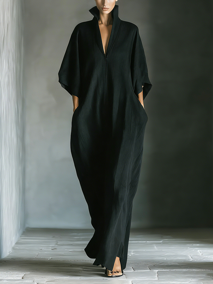 Costanza | Maxi abito nero con maniche a kimono e scollo a V